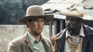 Anthony Edwards saman med Louis Gossett Jr. ute på eventyr i westernkomedien El Diablo frå 1990.