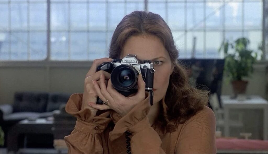 Faye Dunaway spelar ein kunstfotograf som får anfall der ho ser kva mordaren ser. Frå filmen Eyes of Laura Mars.