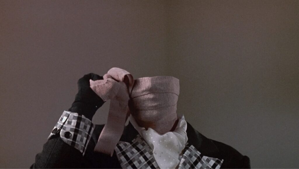 Kule effekter kring den usynlege mannen - frå filmen Memoirs of an Invisible Man (1992)