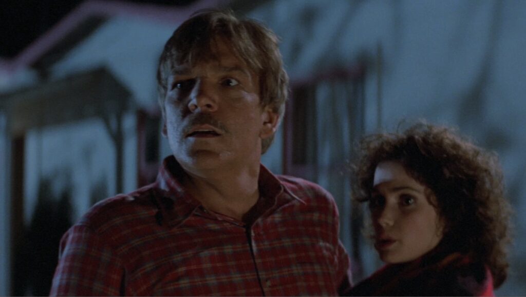Tom Atkins og Stacey Nelkin som heltene i Halloween III: Season of the Witch (1982).