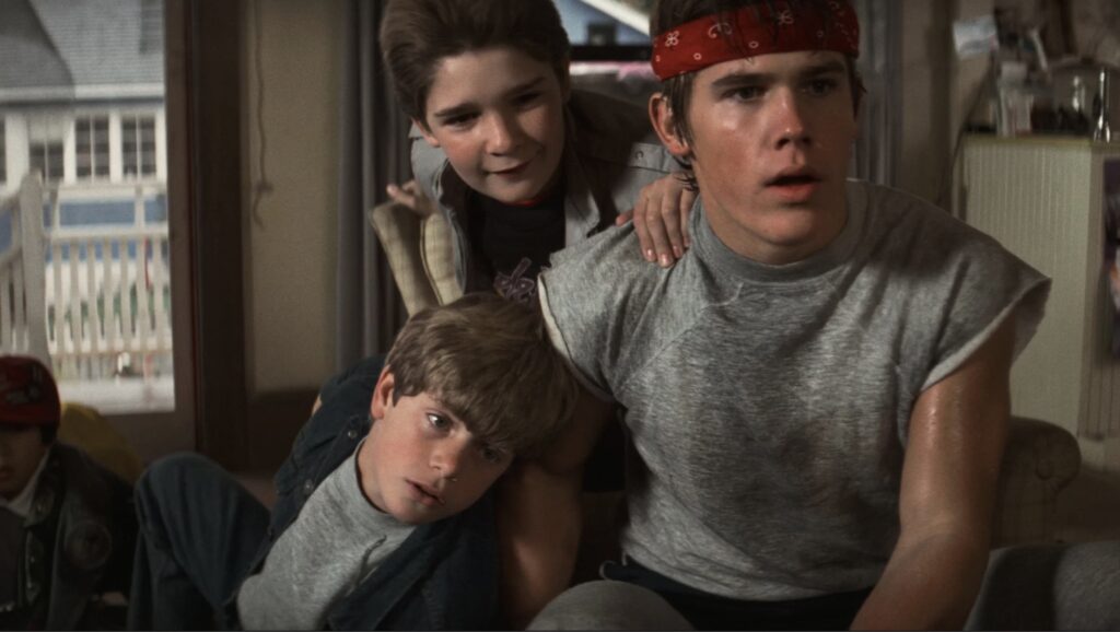 Sean Astin og Josh Brolin som brødre i filmen The Goonies (1986).