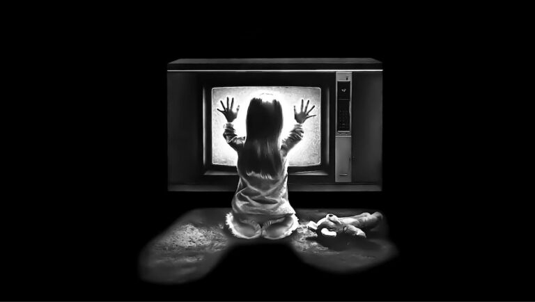 Ein Poster av skrekkfilmen Poltergeist.