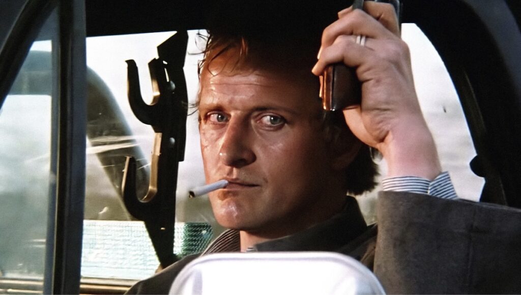 Rutger Hauer som den psykopatiske haikeren Ryder i The Hitcher.