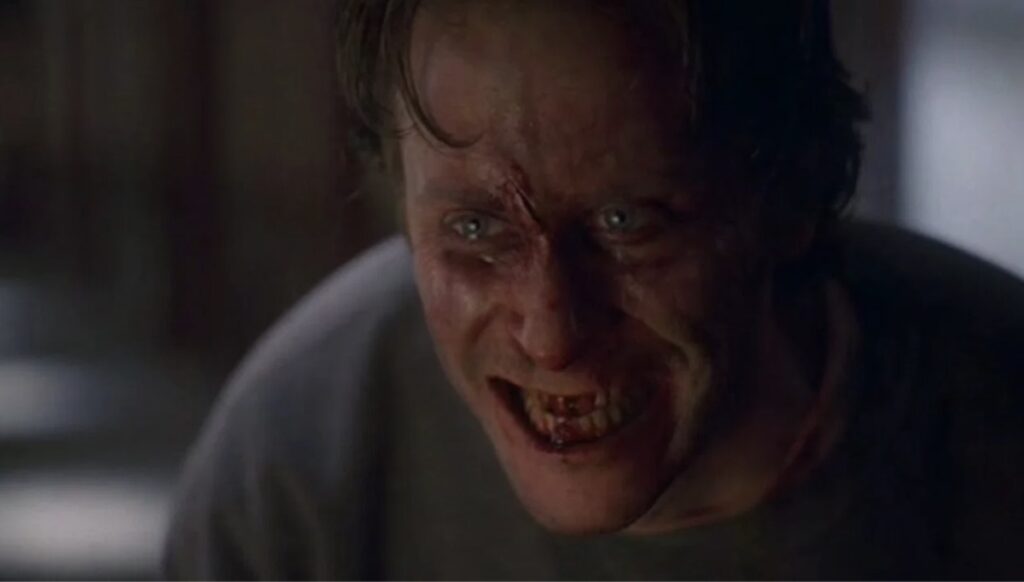 Steven Weber som den galne vaktmeisteren Jack i miniseria The Shining (1997).